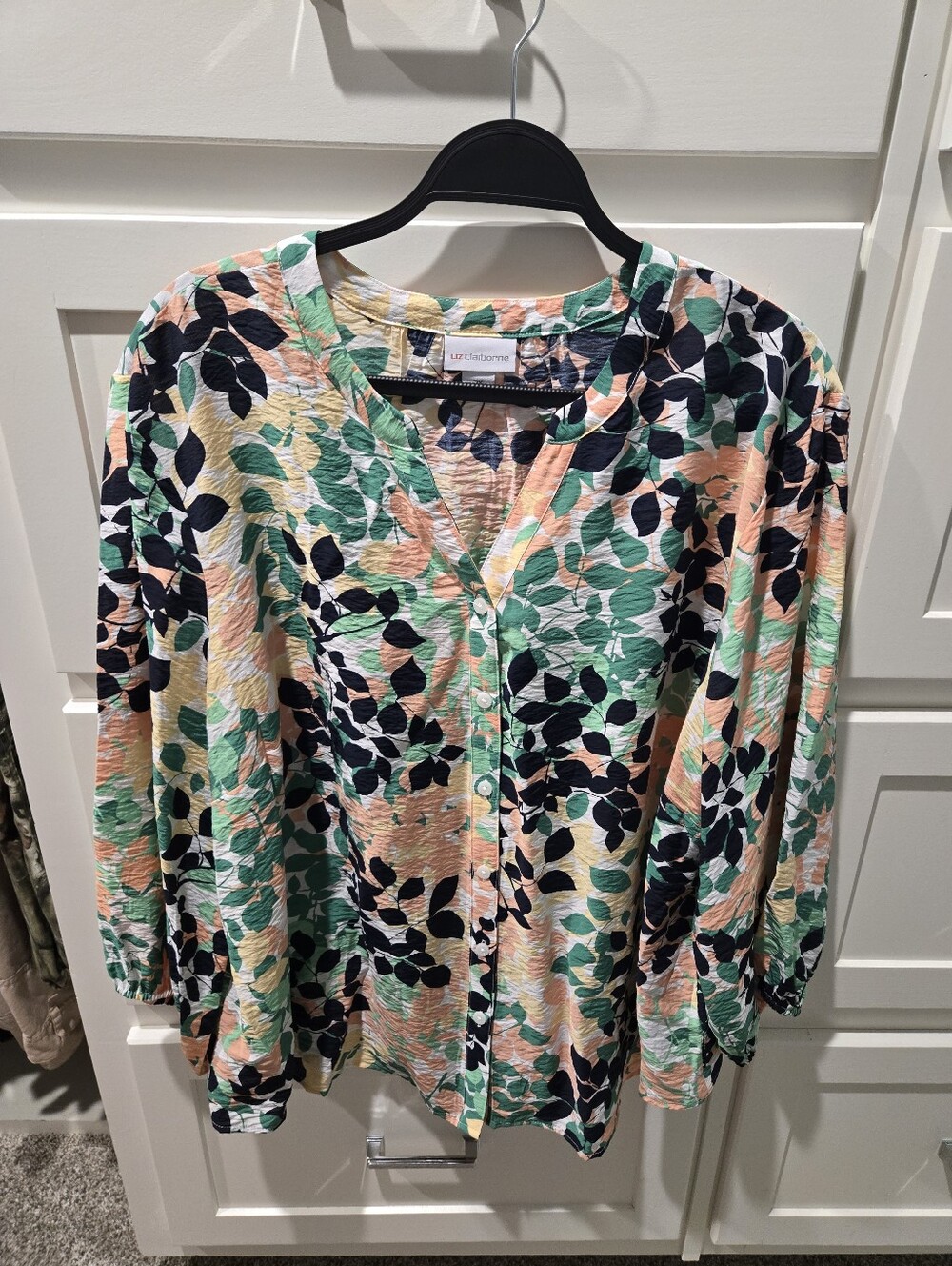 Liz Claiborne Pastel Floral Button-Front Women's Blouse - Mint/Peach/Navy